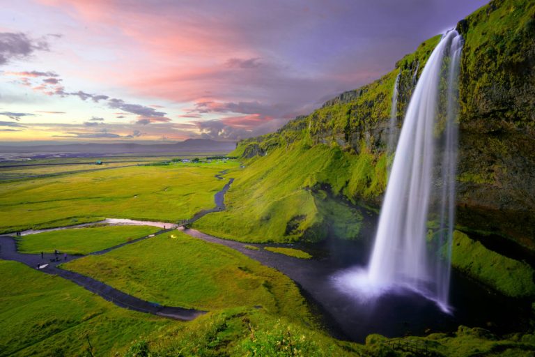 Seljalandsfoss Waterfall - Islanda