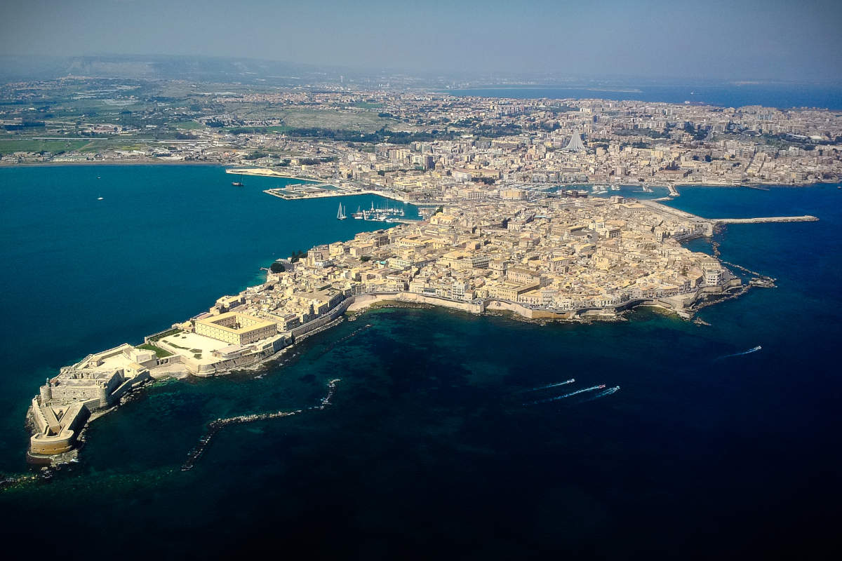 Di Agostino Artnoir Sella - Ortigia, CC BY-SA 2.0, https://commons.wikimedia.org/w/index.php?curid=31922549